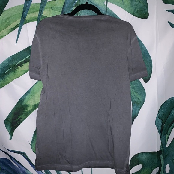 VS PINK gray t-shirt - Picture 3 of 3